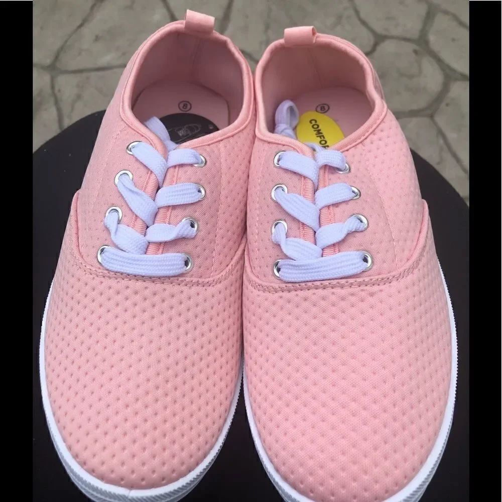 Pink perforated cloth sneakers Size 8